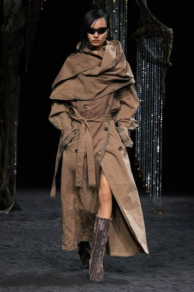 Look 7